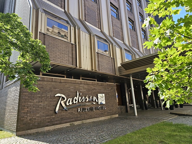 Ejam brokastīs (20 eiro) uz «Radisson Blu Ridzene Hotel» leģendāro restorānu «Piramīda» 373415