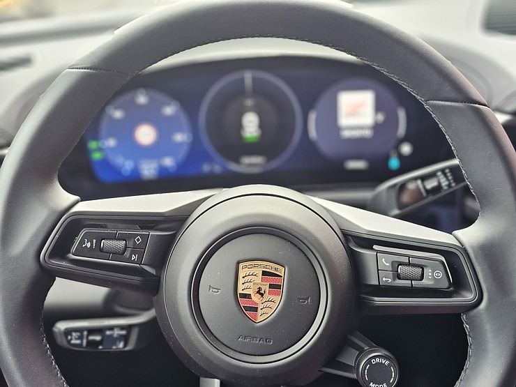 Kad ceļš ir galamērķis — Latvija ar «SIXT Latvija» un «Porsche Macan 4» 373560