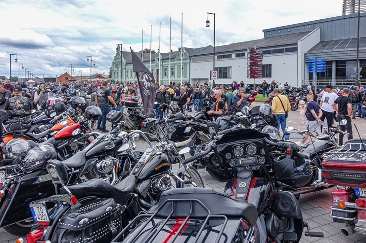 «Kurland Bike Meet 2025»: Ventspili pārņem baikeri 373745