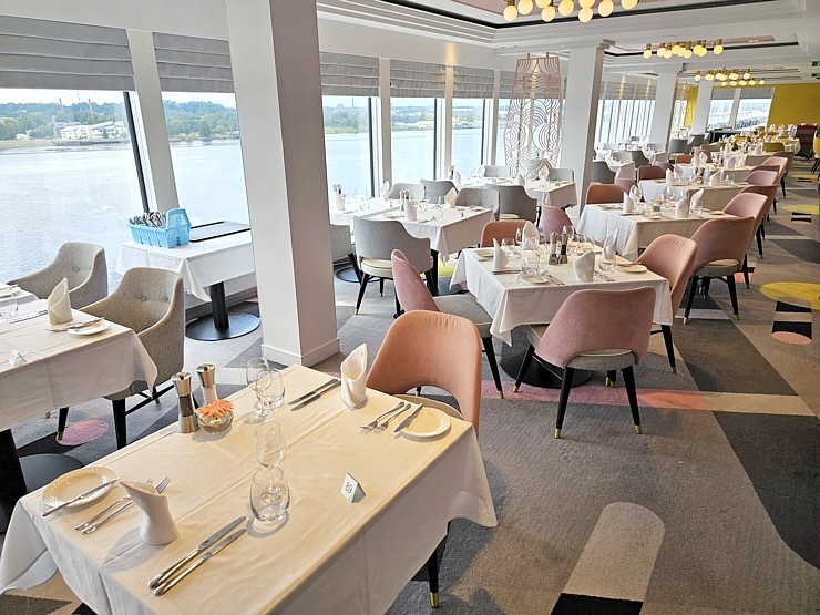 Rīgā pirmo reizi ienāk luksus kruīzu kuģis «Spirit of Adventure», kas pieder britu kompānijai «Saga Cruises» 373874