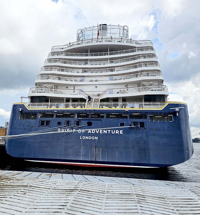 Rīgā pirmo reizi ienāk luksus kruīzu kuģis «Spirit of Adventure», kas pieder britu kompānijai «Saga Cruises» 373912