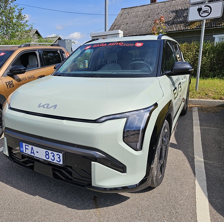 Travelnews.lv piedalās «Gada auto» testa braucienā ar 22 automašīnām 375040
