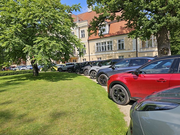 Travelnews.lv piedalās «Gada auto» testa braucienā ar 22 automašīnām 375046