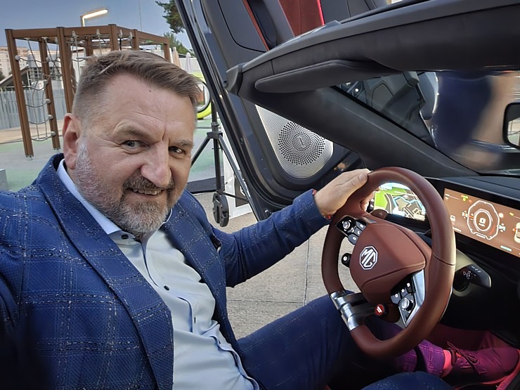 Leģendārais britu auto zīmols «MG» ar autocentru «Autobrava» palīdzību ienāk Latvijā 375399