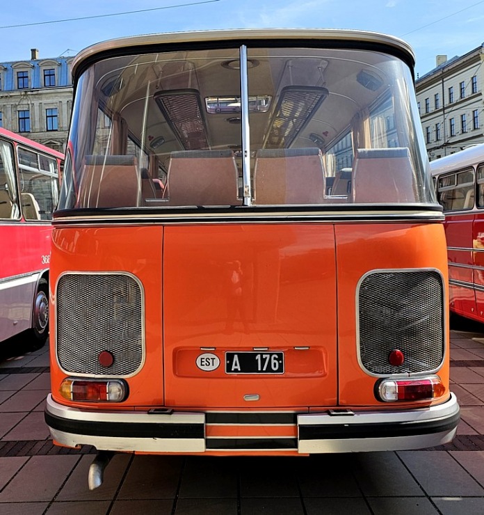 Retro autobusu festivāls - «Lux Express Latvia» atzīmē 30 gadu jubileju pasažieru pārvadājumu jomā Retro autobusu festivāls - «Lux Express Latvia» atzīmē 30 gadu jubileju pasažieru pārvadājumu jomā 375420