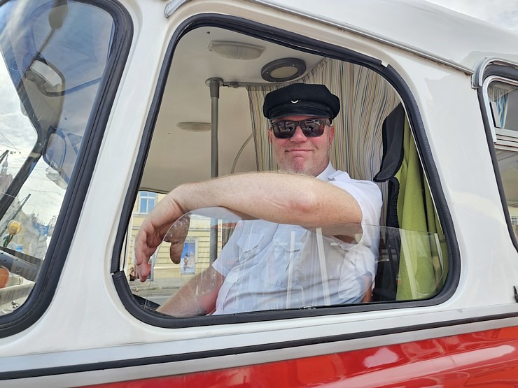 Retro autobusu festivāls - «Lux Express Latvia» atzīmē 30 gadu jubileju pasažieru pārvadājumu jomā Retro autobusu festivāls - «Lux Express Latvia» atzīmē 30 gadu jubileju pasažieru pārvadājumu jomā 375421