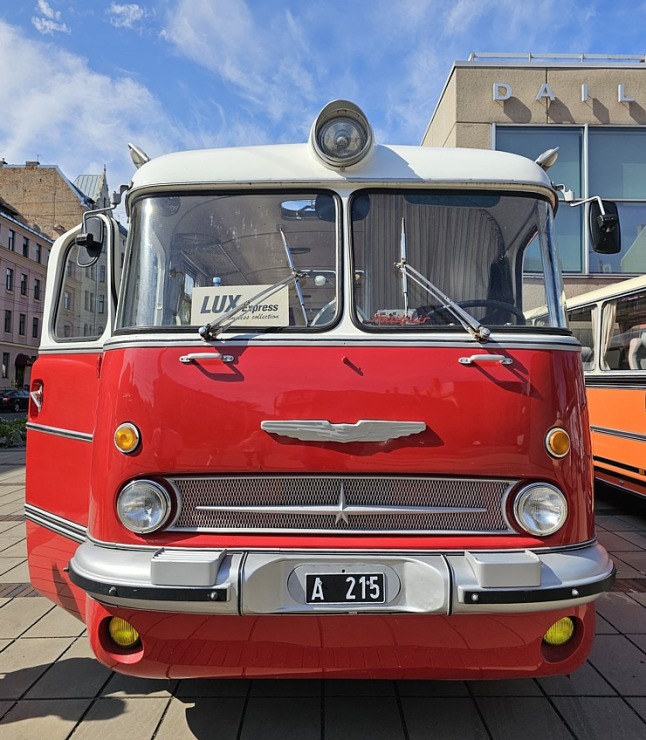 Retro autobusu festivāls - «Lux Express Latvia» atzīmē 30 gadu jubileju pasažieru pārvadājumu jomā Retro autobusu festivāls - «Lux Express Latvia» atzīmē 30 gadu jubileju pasažieru pārvadājumu jomā 375422