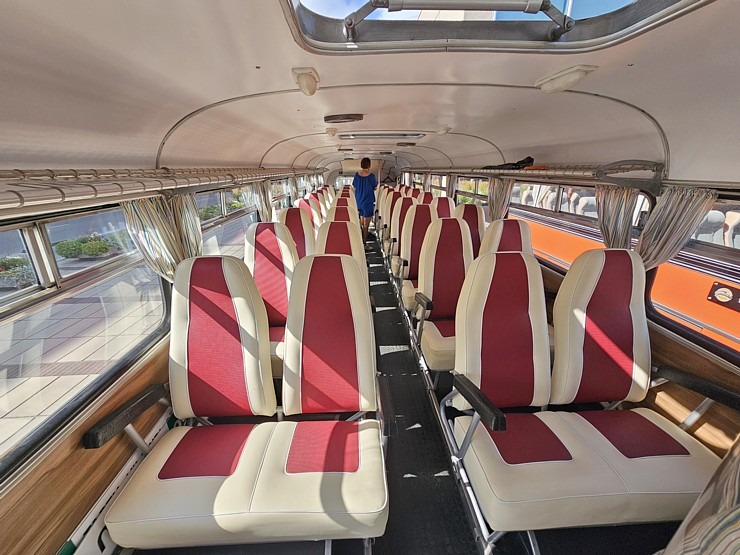 Retro autobusu festivāls - «Lux Express Latvia» atzīmē 30 gadu jubileju pasažieru pārvadājumu jomā Retro autobusu festivāls - «Lux Express Latvia» atzīmē 30 gadu jubileju pasažieru pārvadājumu jomā 375424