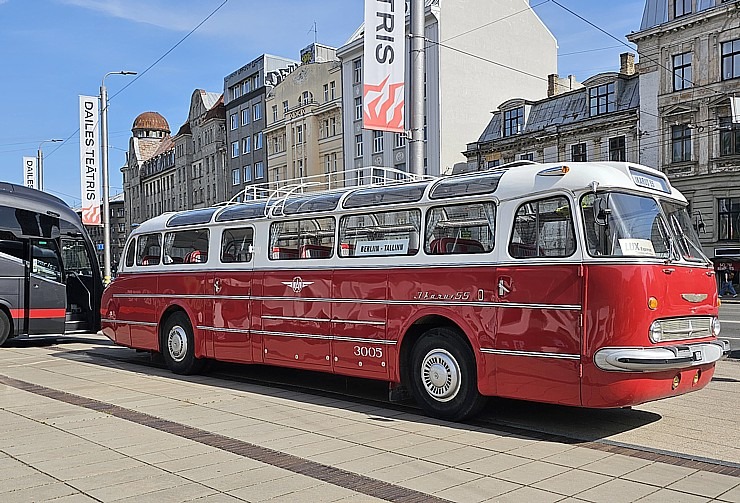 Retro autobusu festivāls - «Lux Express Latvia» atzīmē 30 gadu jubileju pasažieru pārvadājumu jomā Retro autobusu festivāls - «Lux Express Latvia» atzīmē 30 gadu jubileju pasažieru pārvadājumu jomā 375427