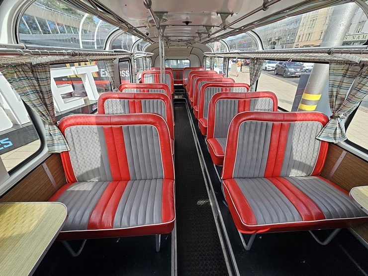 Retro autobusu festivāls - «Lux Express Latvia» atzīmē 30 gadu jubileju pasažieru pārvadājumu jomā Retro autobusu festivāls - «Lux Express Latvia» atzīmē 30 gadu jubileju pasažieru pārvadājumu jomā 375429