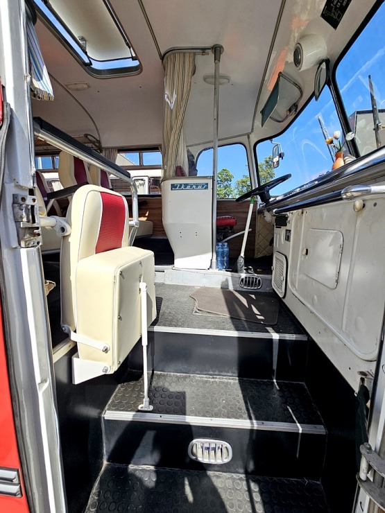 Retro autobusu festivāls - «Lux Express Latvia» atzīmē 30 gadu jubileju pasažieru pārvadājumu jomā Retro autobusu festivāls - «Lux Express Latvia» atzīmē 30 gadu jubileju pasažieru pārvadājumu jomā 375435