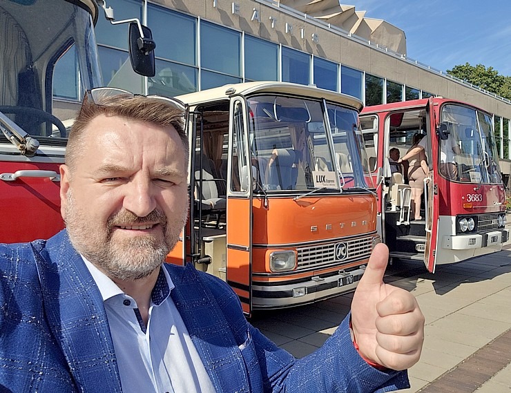 Retro autobusu festivāls - «Lux Express Latvia» atzīmē 30 gadu jubileju pasažieru pārvadājumu jomā Retro autobusu festivāls - «Lux Express Latvia» atzīmē 30 gadu jubileju pasažieru pārvadājumu jomā 375409