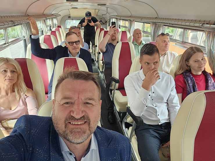 Retro autobusu festivāls - «Lux Express Latvia» atzīmē 30 gadu jubileju pasažieru pārvadājumu jomā Retro autobusu festivāls - «Lux Express Latvia» atzīmē 30 gadu jubileju pasažieru pārvadājumu jomā 375443