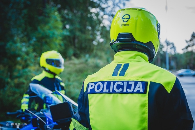 Tiek prezentētas Valsts policijas motoekipāžu jaunas formas. Foto: Artūrs Blomkalns 375762