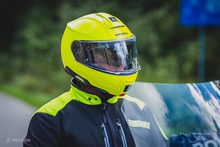 Tiek prezentētas Valsts policijas motoekipāžu jaunas formas. Foto: Artūrs Blomkalns 375763