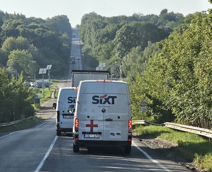 1685 km, no Rīgas līdz Čerkasiem Ukrainā, triju kravas autobusu SIXT konvojs nobrauc 24 stundās 376239