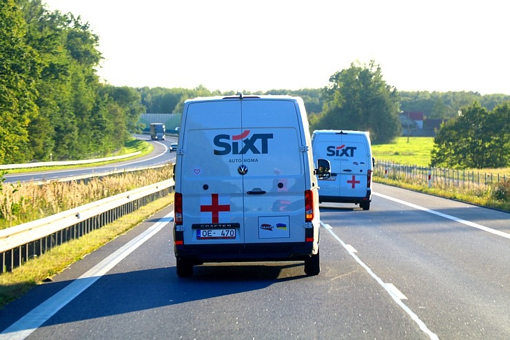 1685 km, no Rīgas līdz Čerkasiem Ukrainā, triju kravas autobusu SIXT konvojs nobrauc 24 stundās 376222