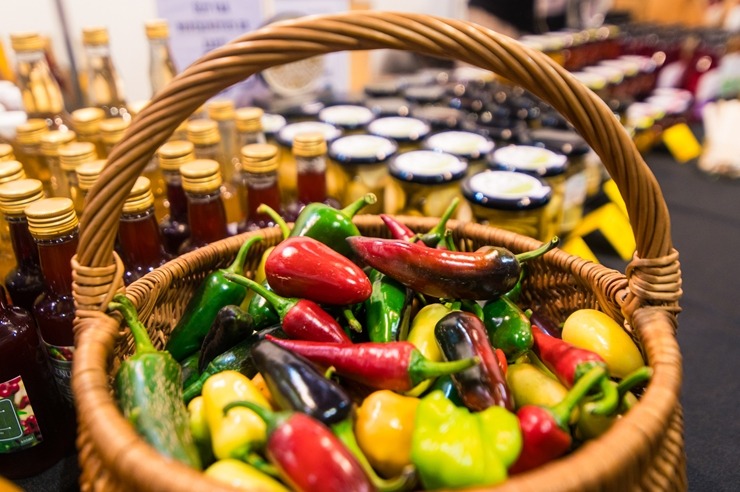 Ķīpsalā norit Baltijas lielākā pārtikas industrijas izstāde «Riga Food 2025», kurai ir jau 30 gadu dzimšanas diena. Foto: Ieva Makare 376342