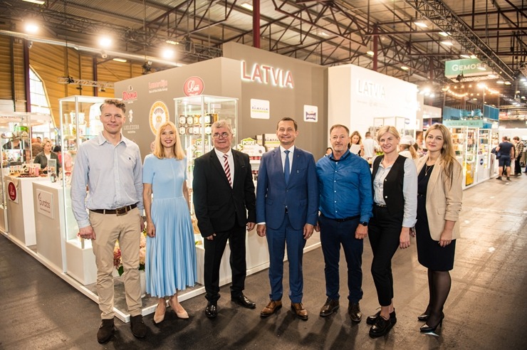 Ķīpsalā norit Baltijas lielākā pārtikas industrijas izstāde «Riga Food 2025», kurai ir jau 30 gadu dzimšanas diena. Foto: Ieva Makare 376353