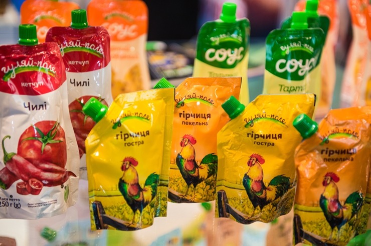Ķīpsalā norit Baltijas lielākā pārtikas industrijas izstāde «Riga Food 2025», kurai ir jau 30 gadu dzimšanas diena. Foto: Ieva Makare 376356