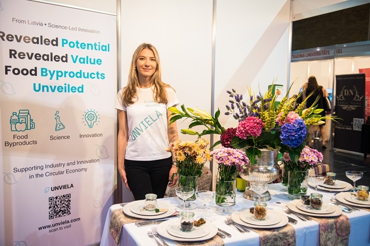 Ķīpsalā norit Baltijas lielākā pārtikas industrijas izstāde «Riga Food 2025», kurai ir jau 30 gadu dzimšanas diena. Foto: Ieva Makare 376365