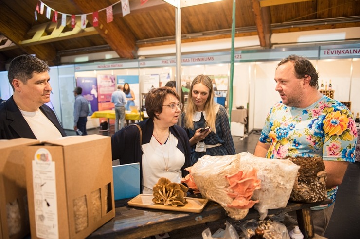 Ķīpsalā norit Baltijas lielākā pārtikas industrijas izstāde «Riga Food 2025», kurai ir jau 30 gadu dzimšanas diena. Foto: Ieva Makare 376367