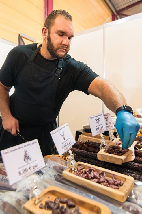 Ķīpsalā norit Baltijas lielākā pārtikas industrijas izstāde «Riga Food 2025», kurai ir jau 30 gadu dzimšanas diena. Foto: Ieva Makare 376398