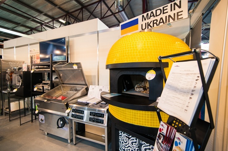 Ķīpsalā norit Baltijas lielākā pārtikas industrijas izstāde «Riga Food 2025», kurai ir jau 30 gadu dzimšanas diena. Foto: Ieva Makare 376405