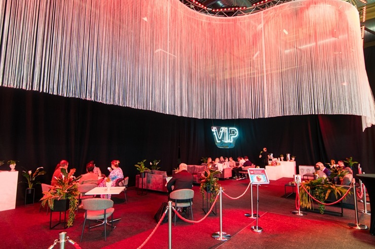 Ķīpsalā norit Baltijas lielākā pārtikas industrijas izstāde «Riga Food 2025», kurai ir jau 30 gadu dzimšanas diena. Foto: Ieva Makare 376412