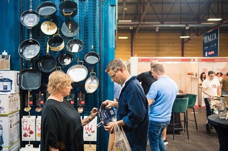 Ķīpsalā norit Baltijas lielākā pārtikas industrijas izstāde «Riga Food 2025», kurai ir jau 30 gadu dzimšanas diena. Foto: Ieva Makare 376422
