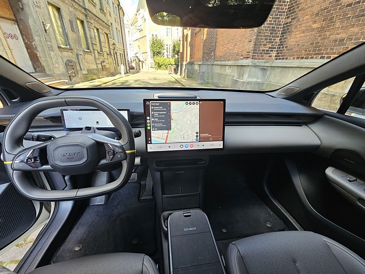 Apceļojam Rīgu ar elektrisko vāģi «Lynk & Co 02» no Ķīnas, ko Latvijā pārstāv «Mūsa Motors Rīga» 376875
