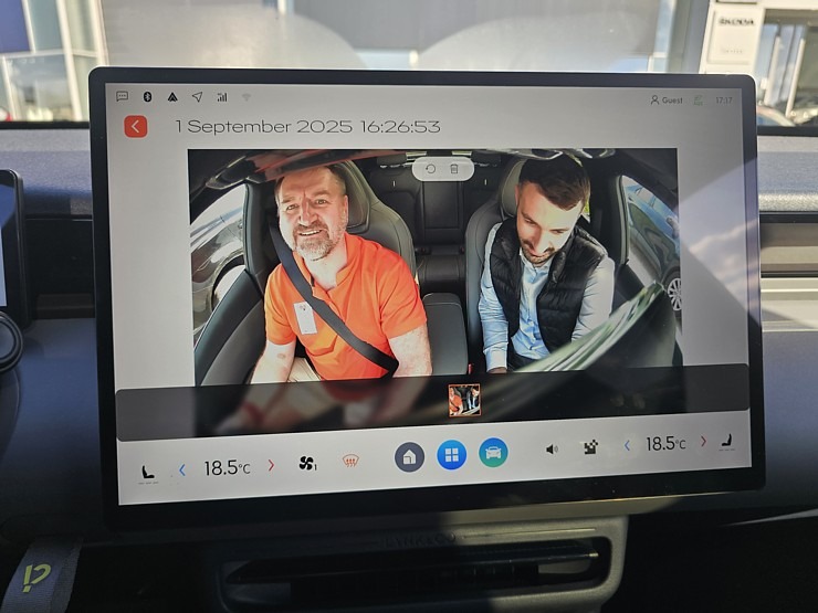 Apceļojam Rīgu ar elektrisko vāģi «Lynk & Co 02» no Ķīnas, ko Latvijā pārstāv «Mūsa Motors Rīga» 376885