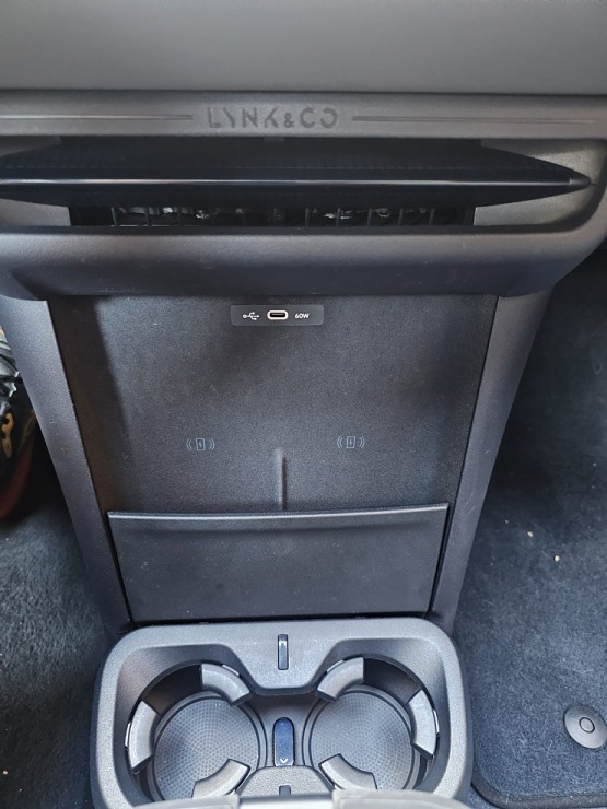 Apceļojam Rīgu ar elektrisko vāģi «Lynk & Co 02» no Ķīnas, ko Latvijā pārstāv «Mūsa Motors Rīga» 376888