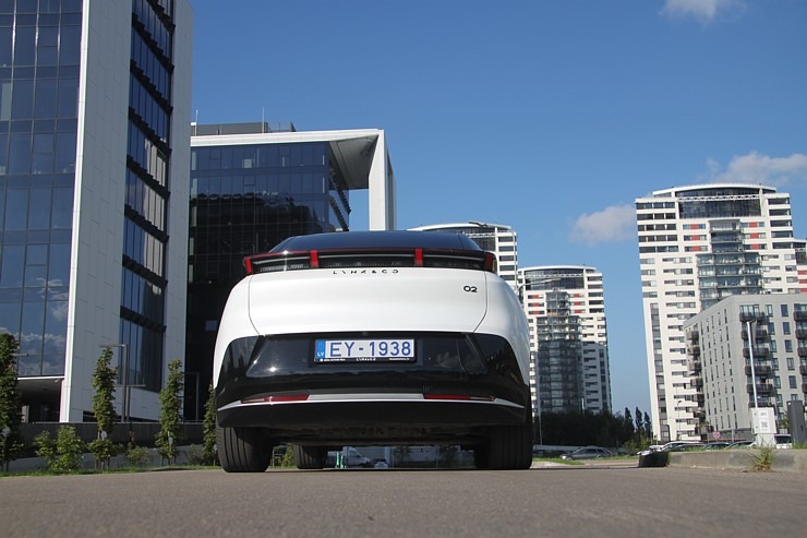 Apceļojam Rīgu ar elektrisko vāģi «Lynk & Co 02» no Ķīnas, ko Latvijā pārstāv «Mūsa Motors Rīga» 376866