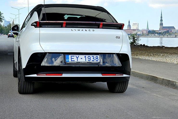 Apceļojam Rīgu ar elektrisko vāģi «Lynk & Co 02» no Ķīnas, ko Latvijā pārstāv «Mūsa Motors Rīga» 376896