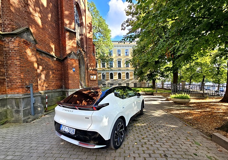 Apceļojam Rīgu ar elektrisko vāģi «Lynk & Co 02» no Ķīnas, ko Latvijā pārstāv «Mūsa Motors Rīga» 376898
