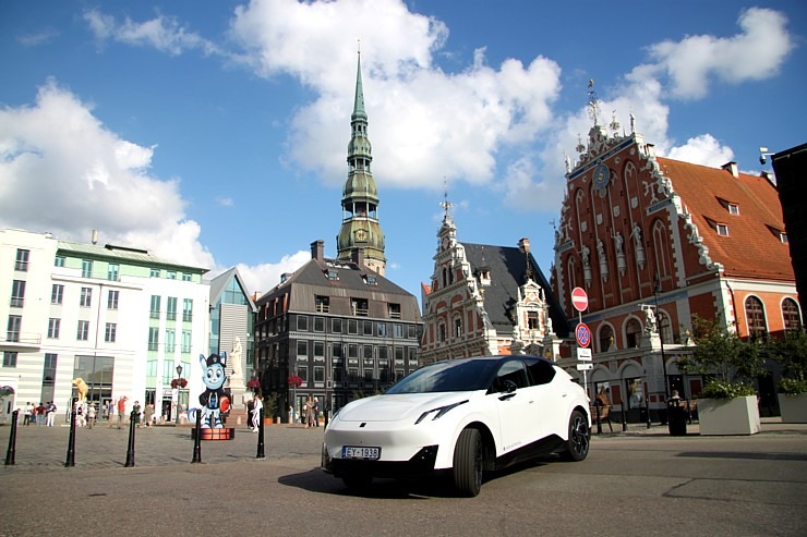 Apceļojam Rīgu ar elektrisko vāģi «Lynk & Co 02» no Ķīnas, ko Latvijā pārstāv «Mūsa Motors Rīga» 376869