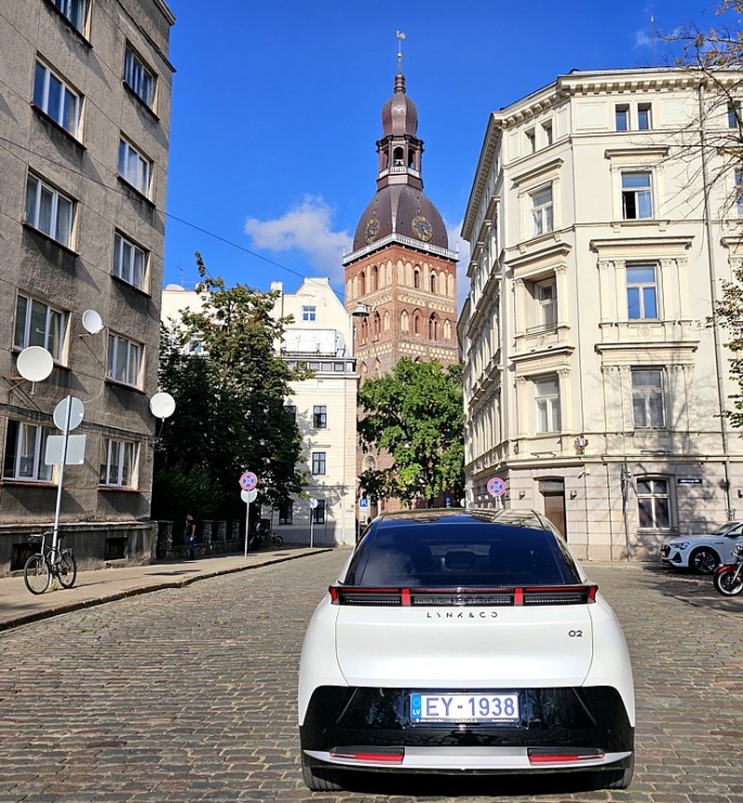 Apceļojam Rīgu ar elektrisko vāģi «Lynk & Co 02» no Ķīnas, ko Latvijā pārstāv «Mūsa Motors Rīga» 376872