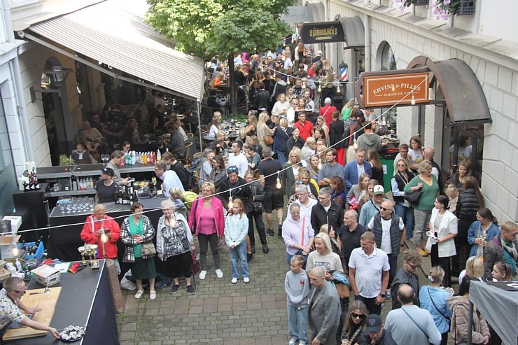 Restorāns «Buržujs» Berga bazārā pulcē gardēžus uz 16.Rīgas Austeru festivālu 377140