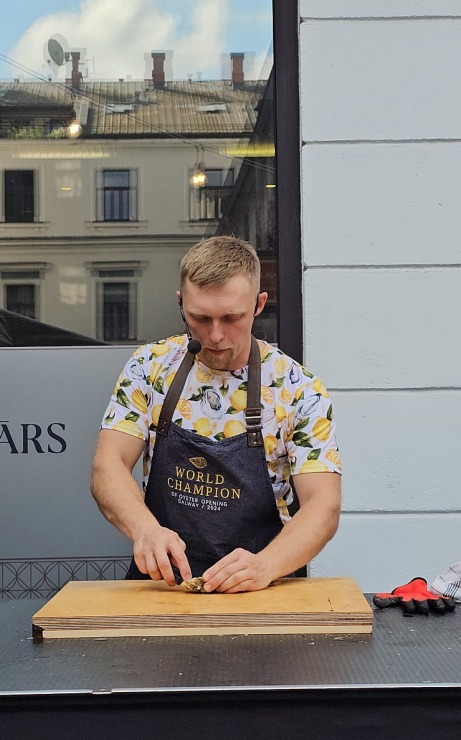 Restorāns «Buržujs» Berga bazārā pulcē gardēžus uz 16.Rīgas Austeru festivālu 377153