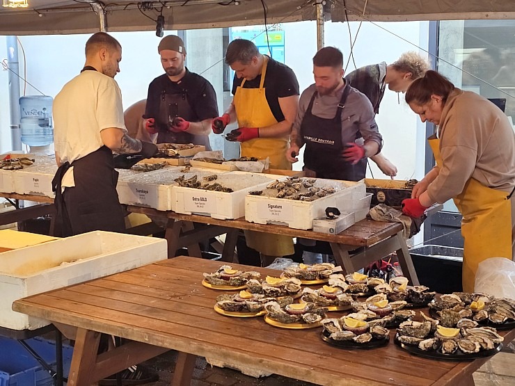 Restorāns «Buržujs» Berga bazārā pulcē gardēžus uz 16.Rīgas Austeru festivālu 377156