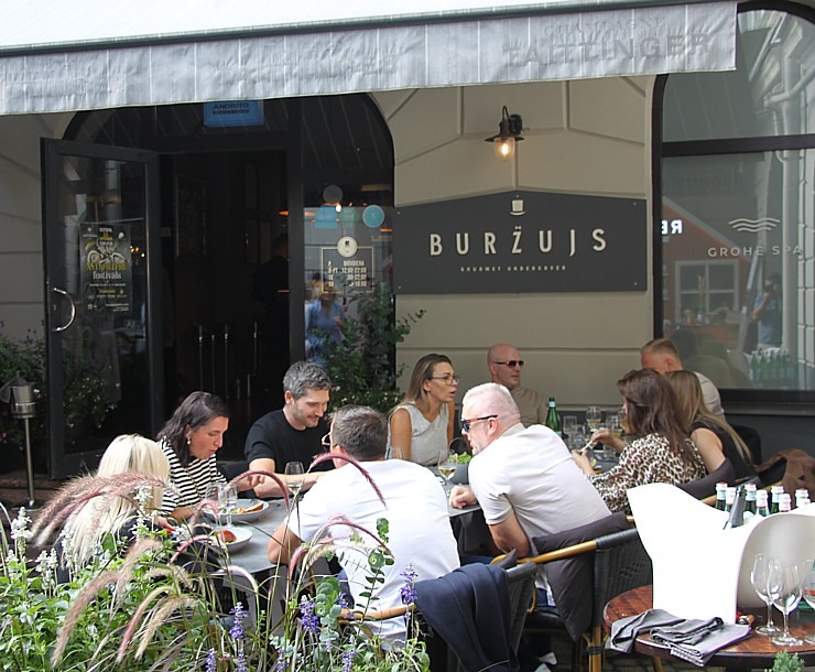 Restorāns «Buržujs» Berga bazārā pulcē gardēžus uz 16.Rīgas Austeru festivālu 377165