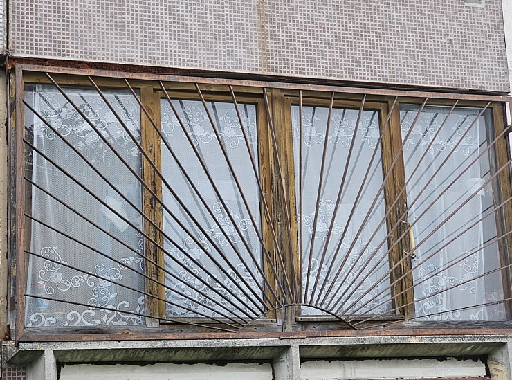 Pļavnieku režģotie māju logi - neierasts skats uz Rīgu jebkuram Rietumeiropas tūristam 377367