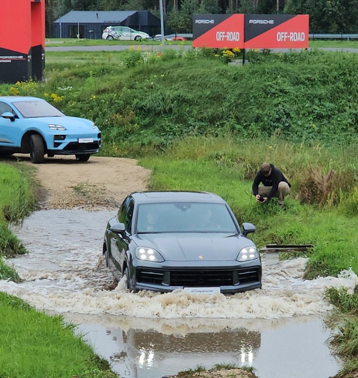 Travelnews.lv piedalās jaudīgā «Porsche Off-Road Experience» pasākumā, kas notiek sporta kompleksā «333» Travelnews.lv piedalās jaudīgā «Porsche Off-Road Experience» pasākumā, kas notiek sporta kompleksā «333» 377541