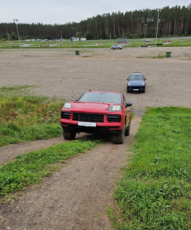 Travelnews.lv piedalās jaudīgā «Porsche Off-Road Experience» pasākumā, kas notiek sporta kompleksā «333» Travelnews.lv piedalās jaudīgā «Porsche Off-Road Experience» pasākumā, kas notiek sporta kompleksā «333» 377555
