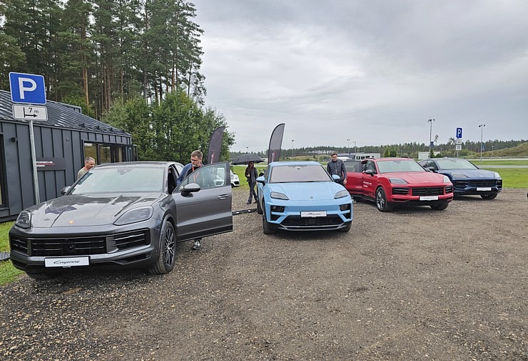Travelnews.lv piedalās jaudīgā «Porsche Off-Road Experience» pasākumā, kas notiek sporta kompleksā «333» Travelnews.lv piedalās jaudīgā «Porsche Off-Road Experience» pasākumā, kas notiek sporta kompleksā «333» 377557