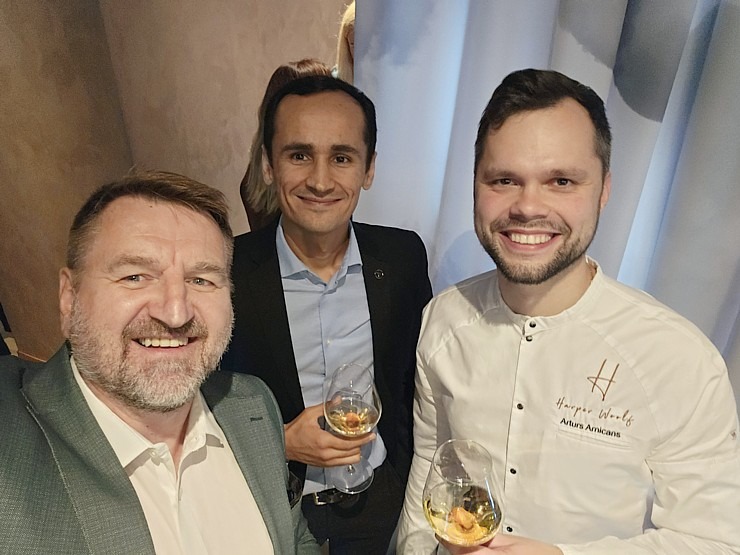 Ar grandiozu pasākumu «Four Senses of Nature» pēc renovācijas piesakās Vecrīgas 5 zvaigžņu viesnīca «Pullman Riga Old Town Hotel» Ar grandiozu pasākumu «Four Senses of Nature» pēc renovācijas piesakās Vecrīgas 5 zvaigžņu viesnīca «Pullman Riga Old Town Hotel» 377880