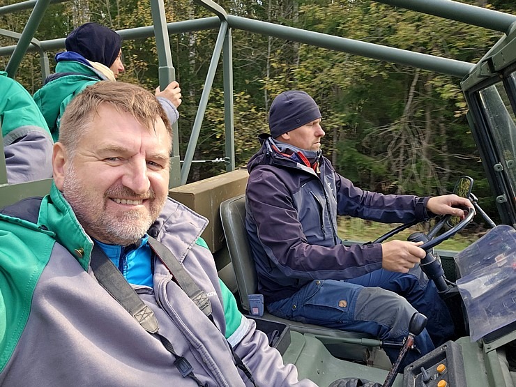 Braucam ar īpašu apvidus auto no « Adrenaator» pa Aidu alpiem Igaunijas Austrumviru apriņķī. Sadarbībā ar «Active Travel» un Idaviru Braucam ar īpašu apvidus auto no « Adrenaator» pa Aidu alpiem Igaunijas Austrumviru apriņķī. Sadarbībā ar «Active Travel» un Idaviru 378420