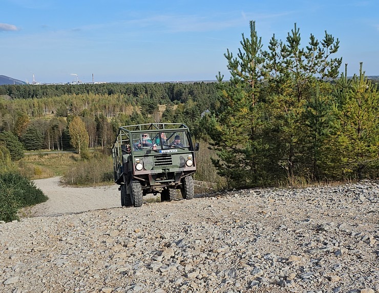 Braucam ar īpašu apvidus auto no « Adrenaator» pa Aidu alpiem Igaunijas Austrumviru apriņķī. Sadarbībā ar «Active Travel» un Idaviru Braucam ar īpašu apvidus auto no « Adrenaator» pa Aidu alpiem Igaunijas Austrumviru apriņķī. Sadarbībā ar «Active Travel» un Idaviru 378445