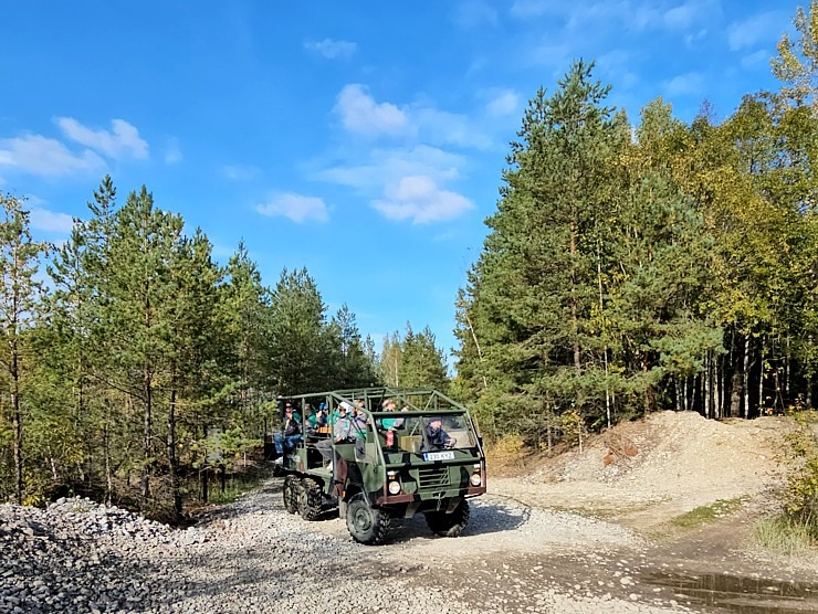 Braucam ar īpašu apvidus auto no « Adrenaator» pa Aidu alpiem Igaunijas Austrumviru apriņķī. Sadarbībā ar «Active Travel» un Idaviru Braucam ar īpašu apvidus auto no « Adrenaator» pa Aidu alpiem Igaunijas Austrumviru apriņķī. Sadarbībā ar «Active Travel» un Idaviru 378426